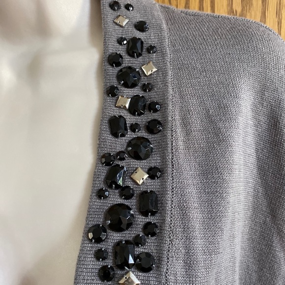 Gray knit sweater shrug with embellished front XL - Picture 4 of 7